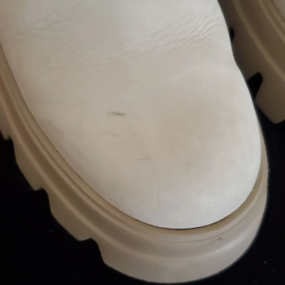 Revolve Toral Mara Boots in Igloo with Chunky Rubber Platform Size 39